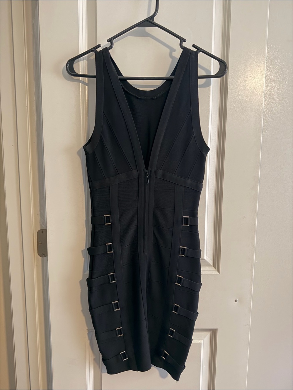 BEBÉ BLACK V-NECK BANDAGE MINI DRESS